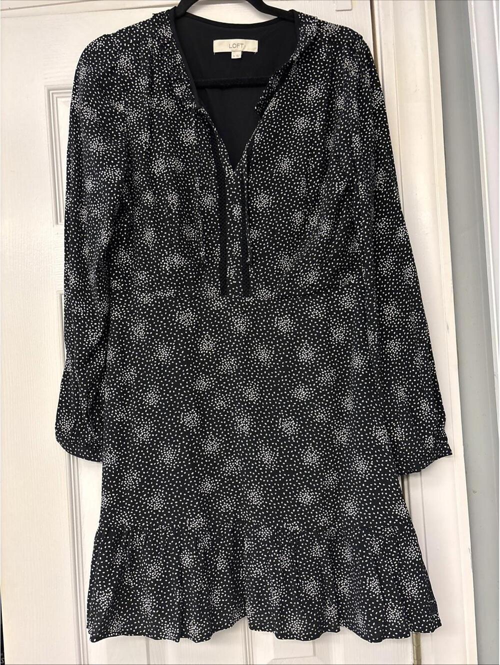 LOFT Floral Dots Print Black Dress Tie Neck Long Sleeve Womens Size 6. Work.